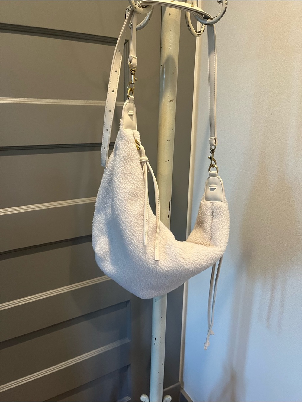 NWT American Eagle Cream Fuzzy Crescent Shoulder Bag - Stylish Everyday Carry